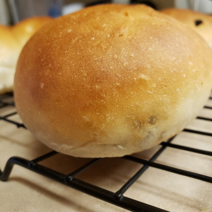 パインとくるみのパン